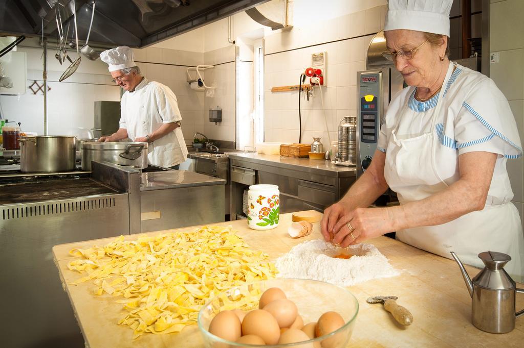 Albergo Ristorante Il Fungo Santa Fiora Extérieur photo