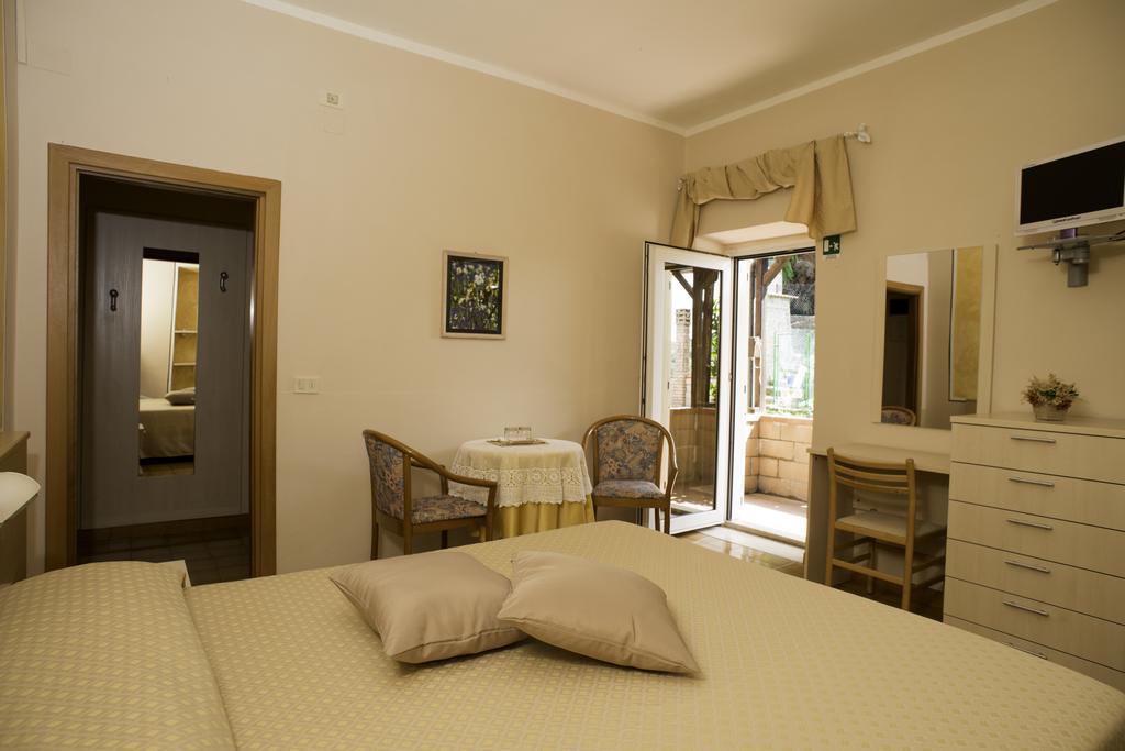 Albergo Ristorante Il Fungo Santa Fiora Extérieur photo